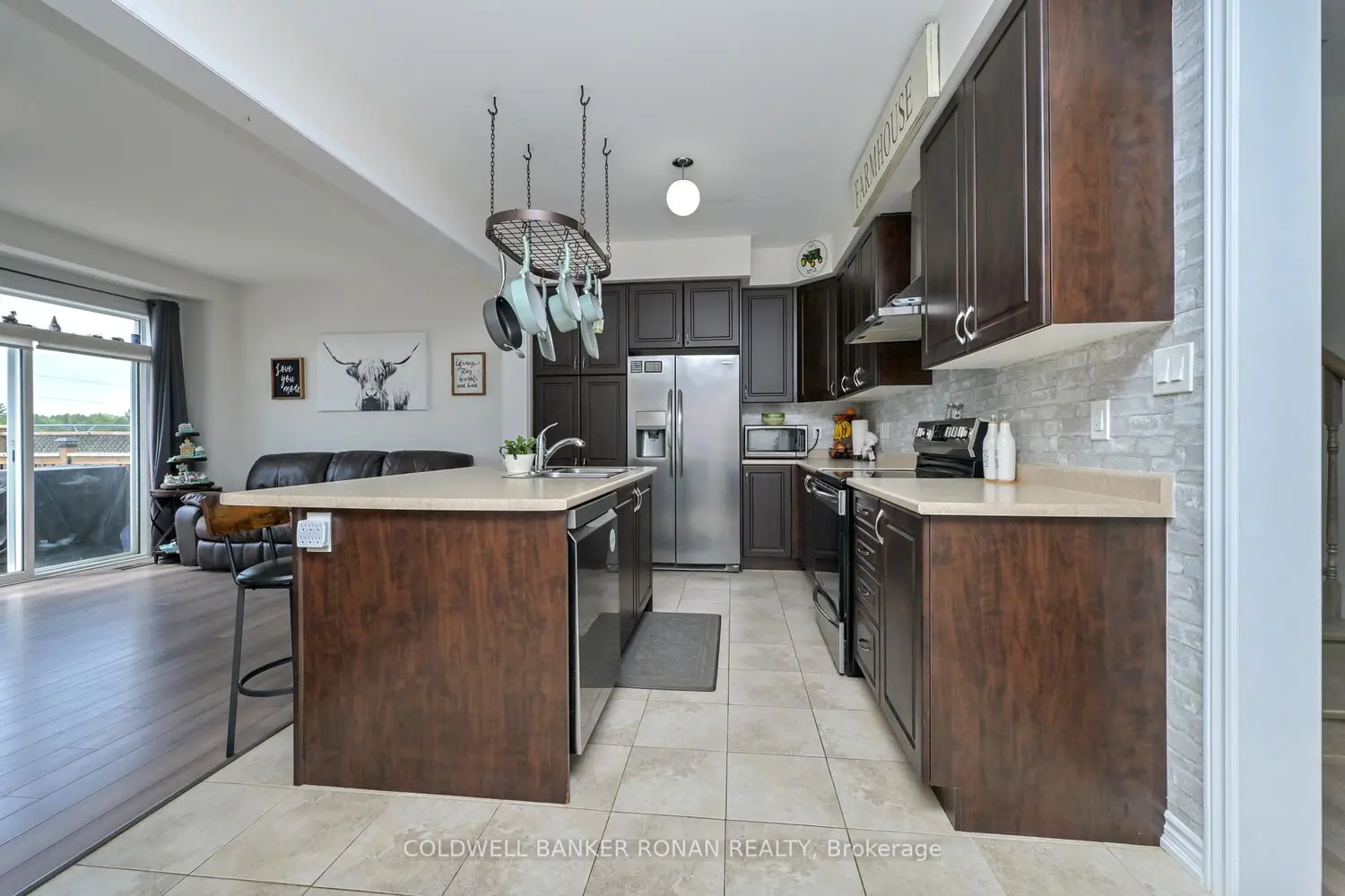 73 Wagner Crescent photo 4