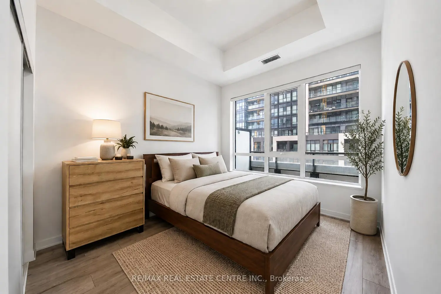 395 Dundas Street 221 photo 4
