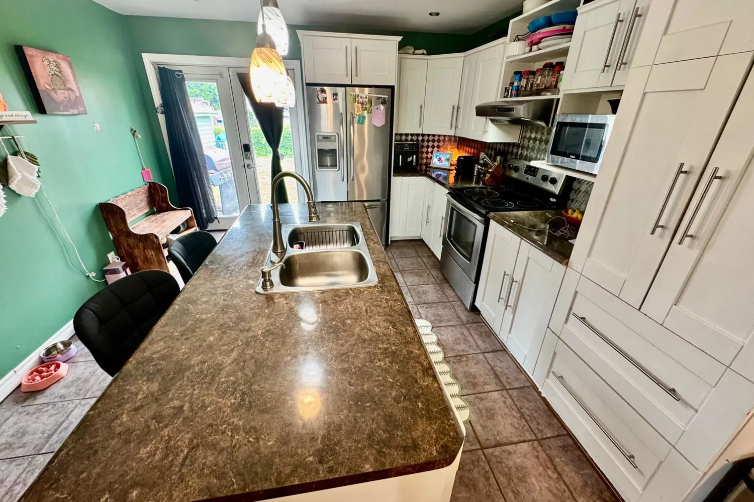76 Bloor Avenue photo 2