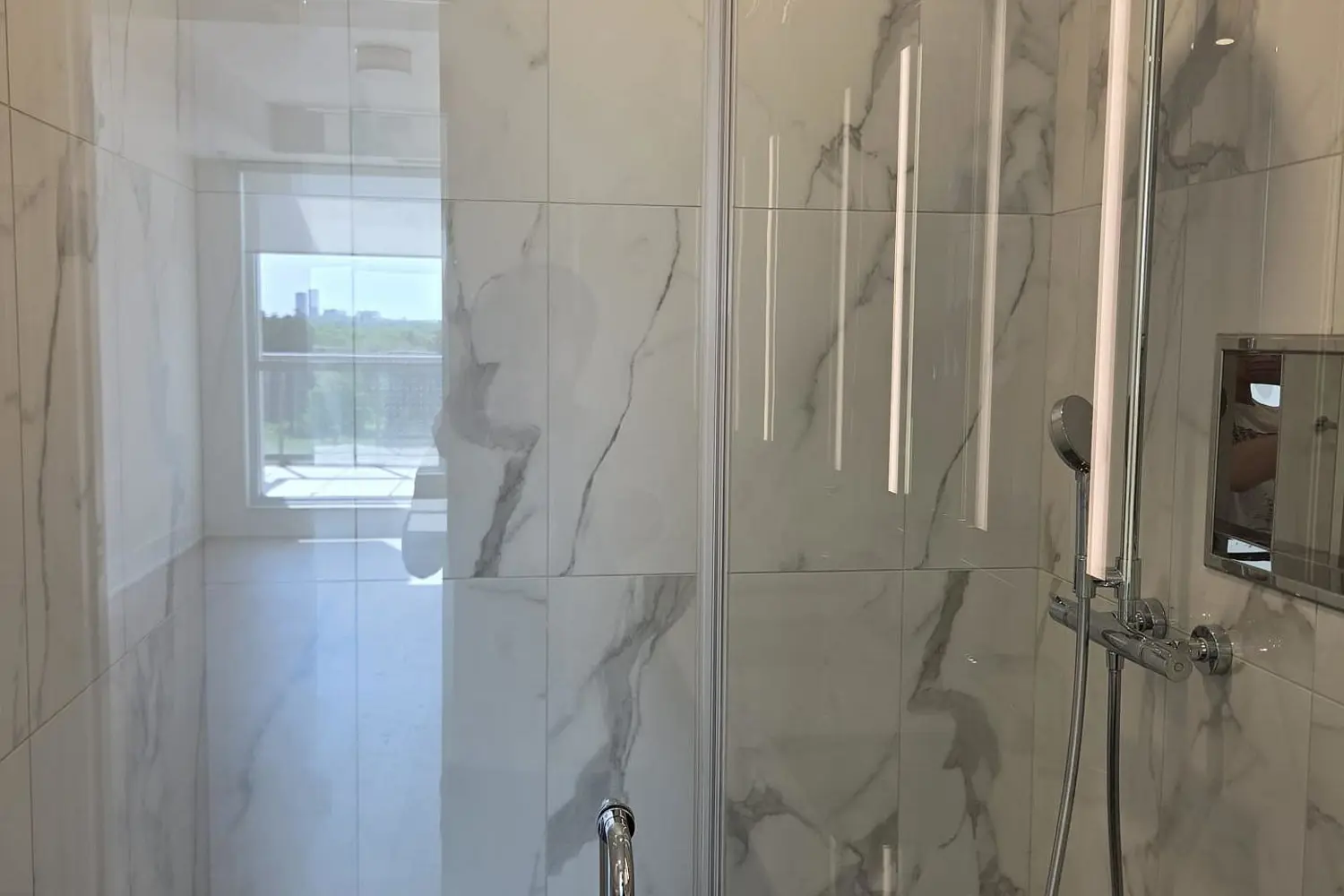 399 Royal Orchard Boulevard 519 photo 5