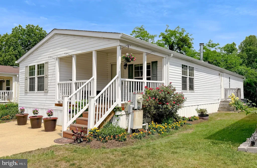 309 Berts Drive, Lothian, MD 20711 photo 5