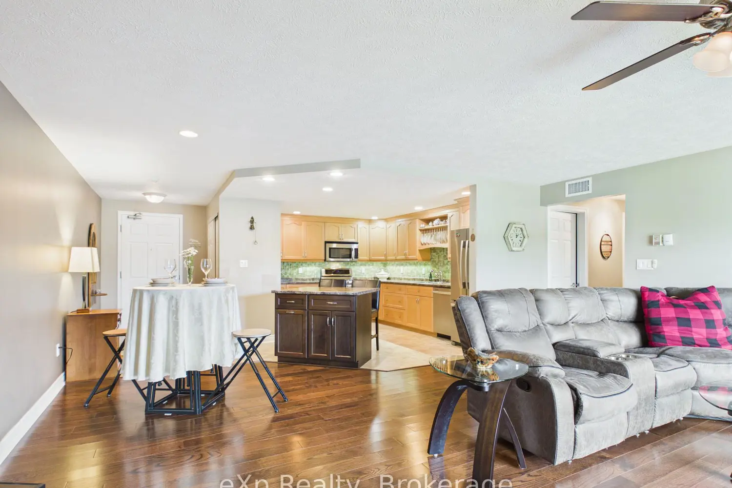 125 William Street 302 photo 4