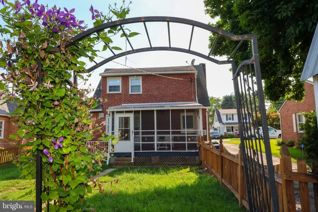 824 Armstrong Avenue, Hagerstown, MD 21740
