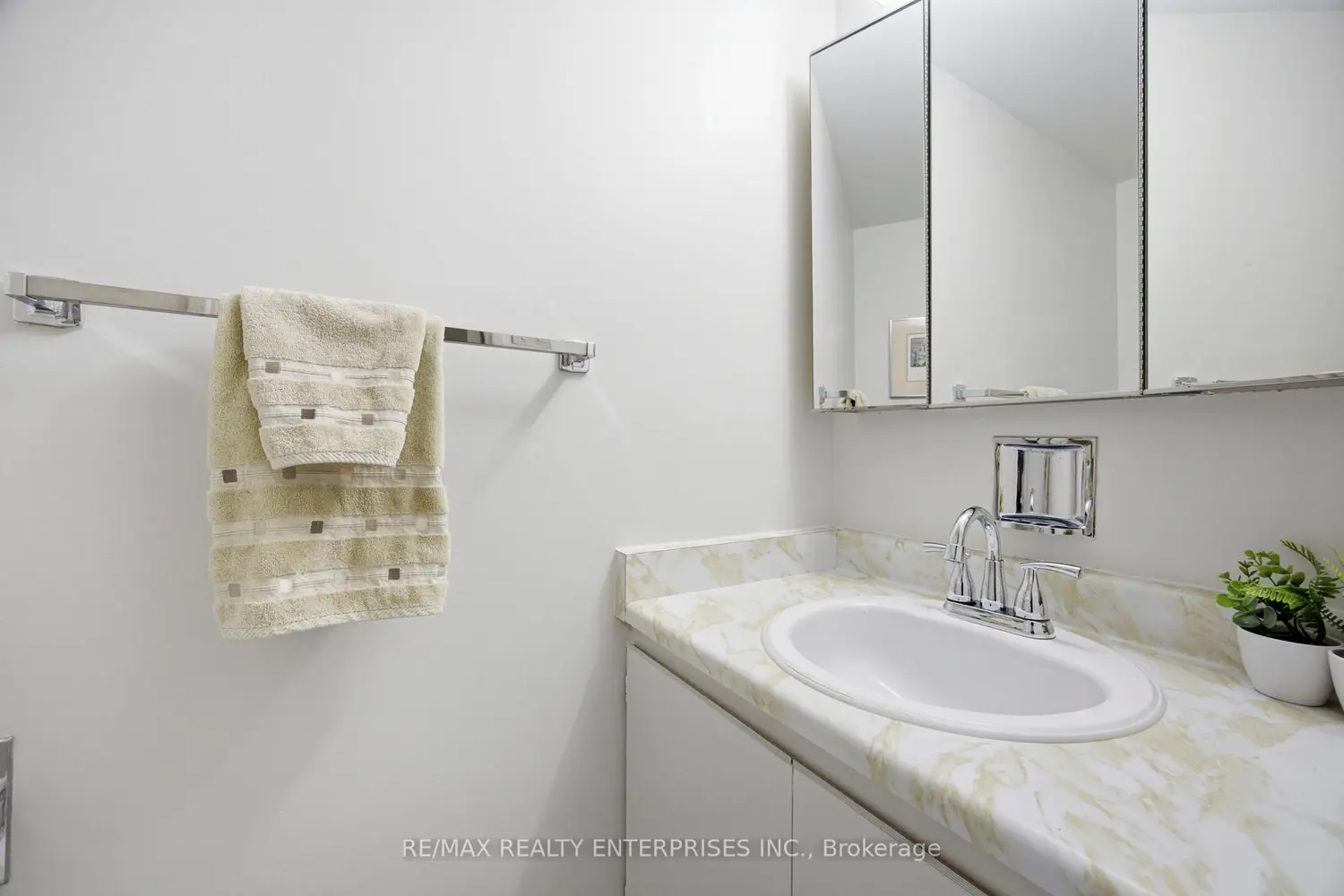 3100 Kirwin Avenue 503 photo 5