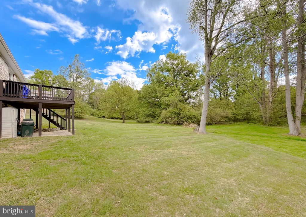8525 Cardinal Ln, White Plains, MD 20695