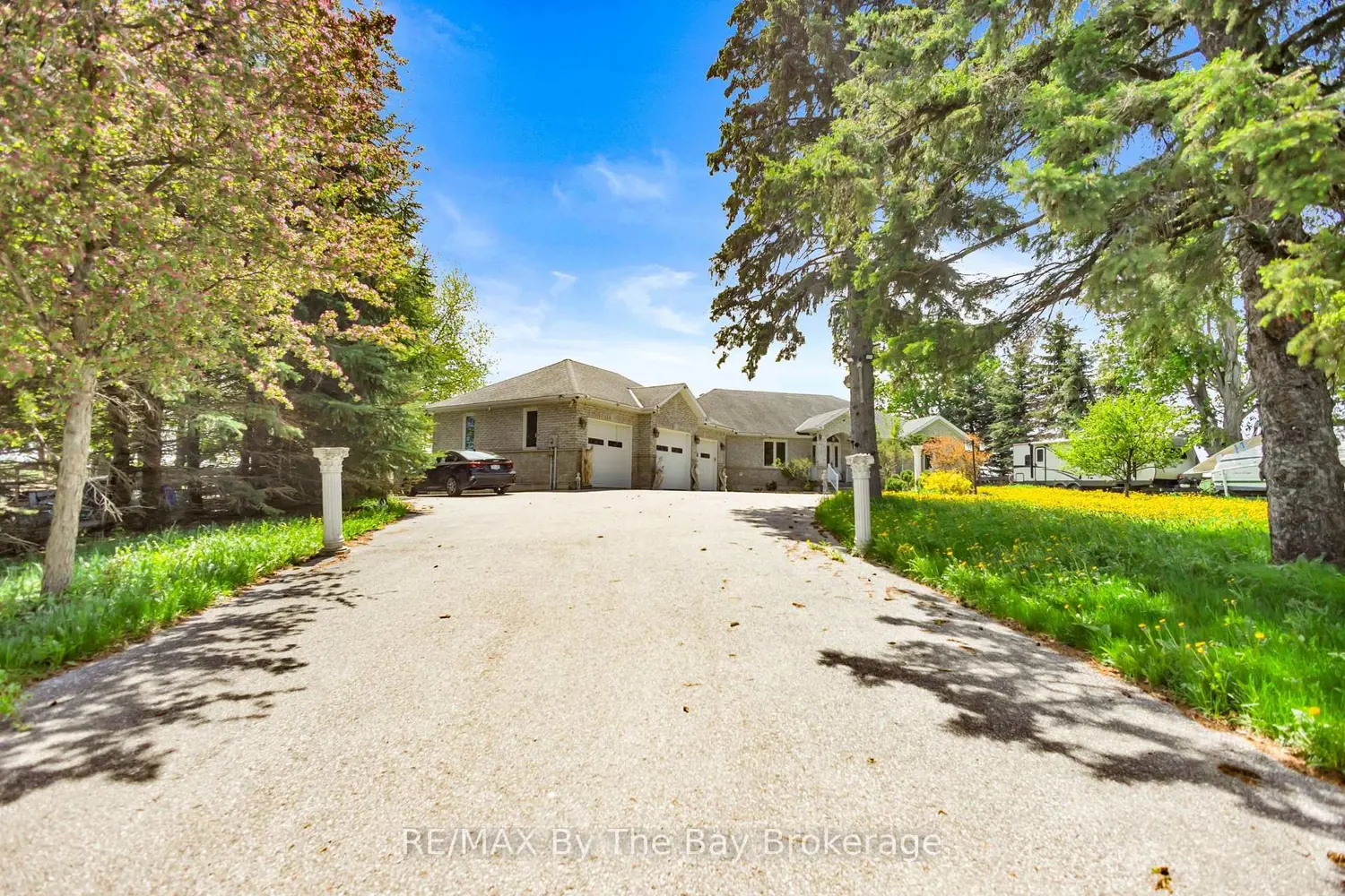 2569 Lockhart Road photo 3