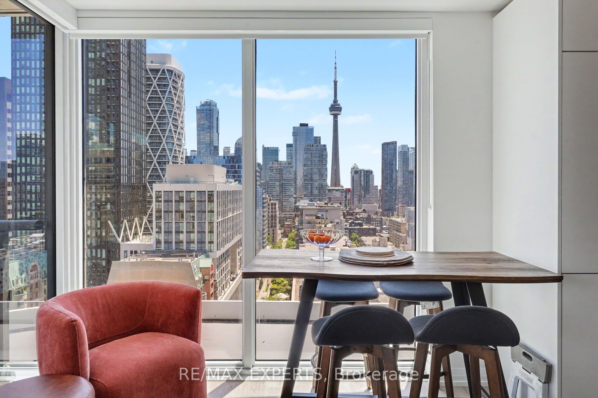 1805-280 Dundas Street W, Toronto, ON, M5T 0E3