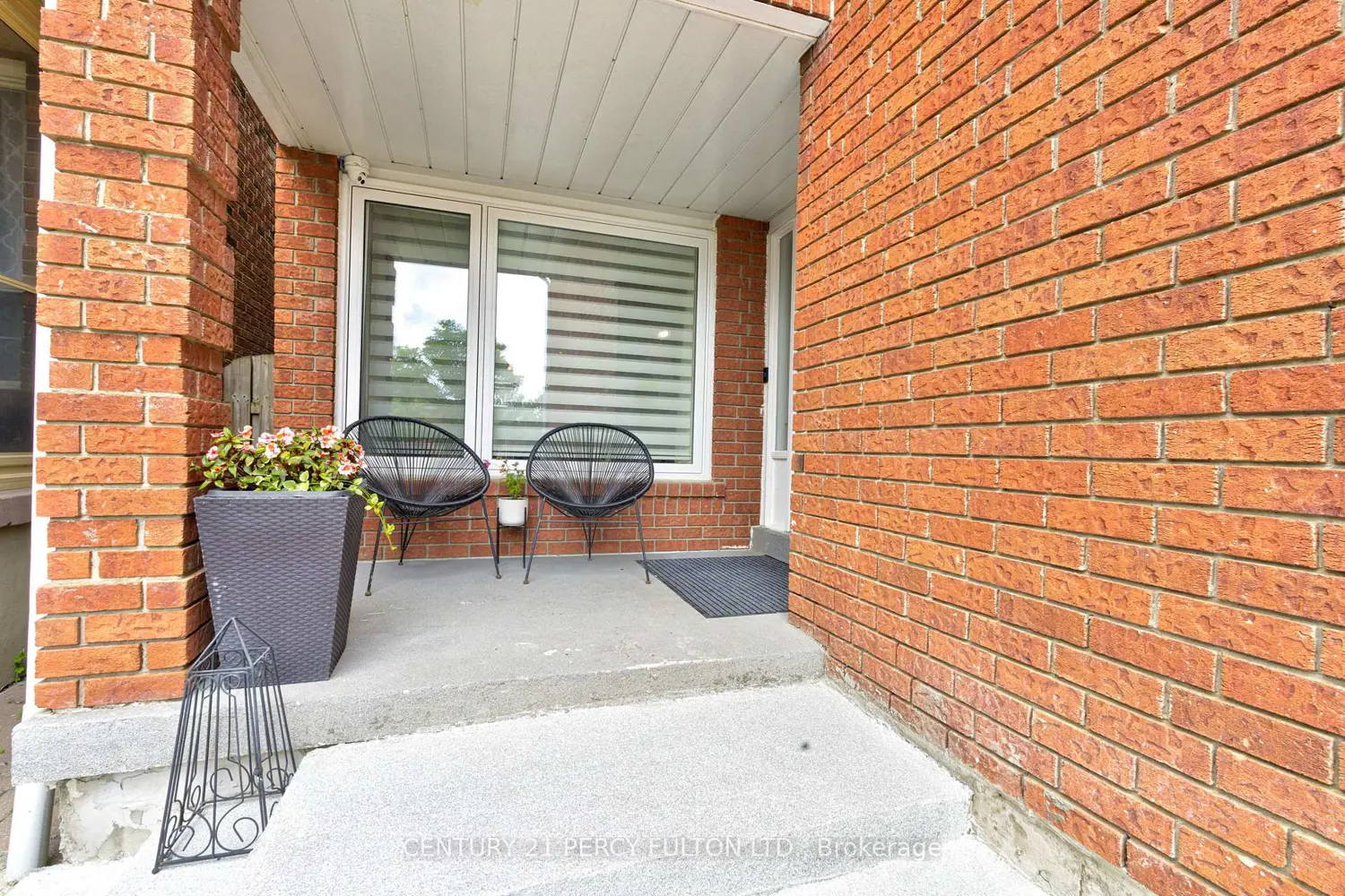 109 Woodcroft Lane photo 3