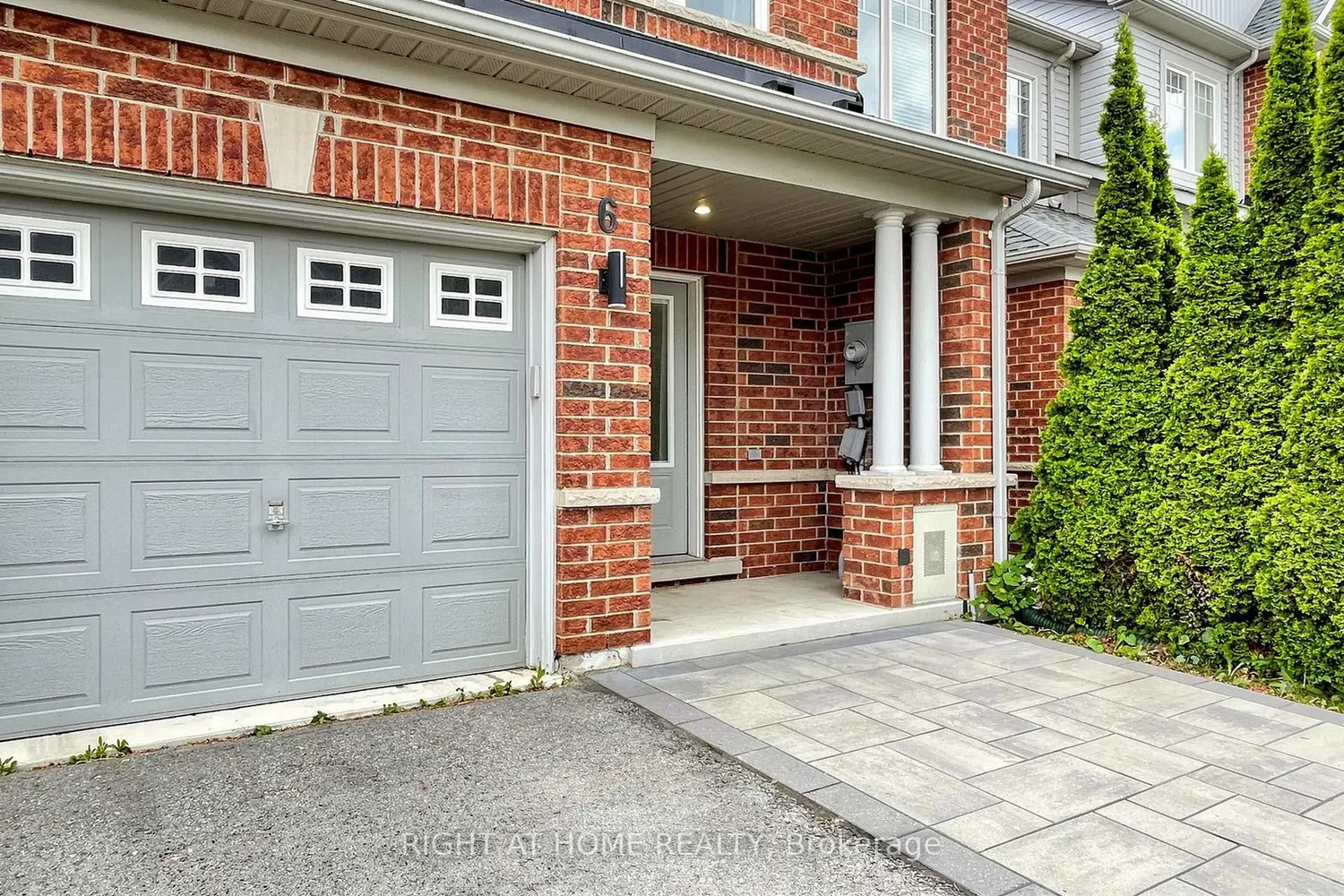 6 Courtland Crescent photo 2