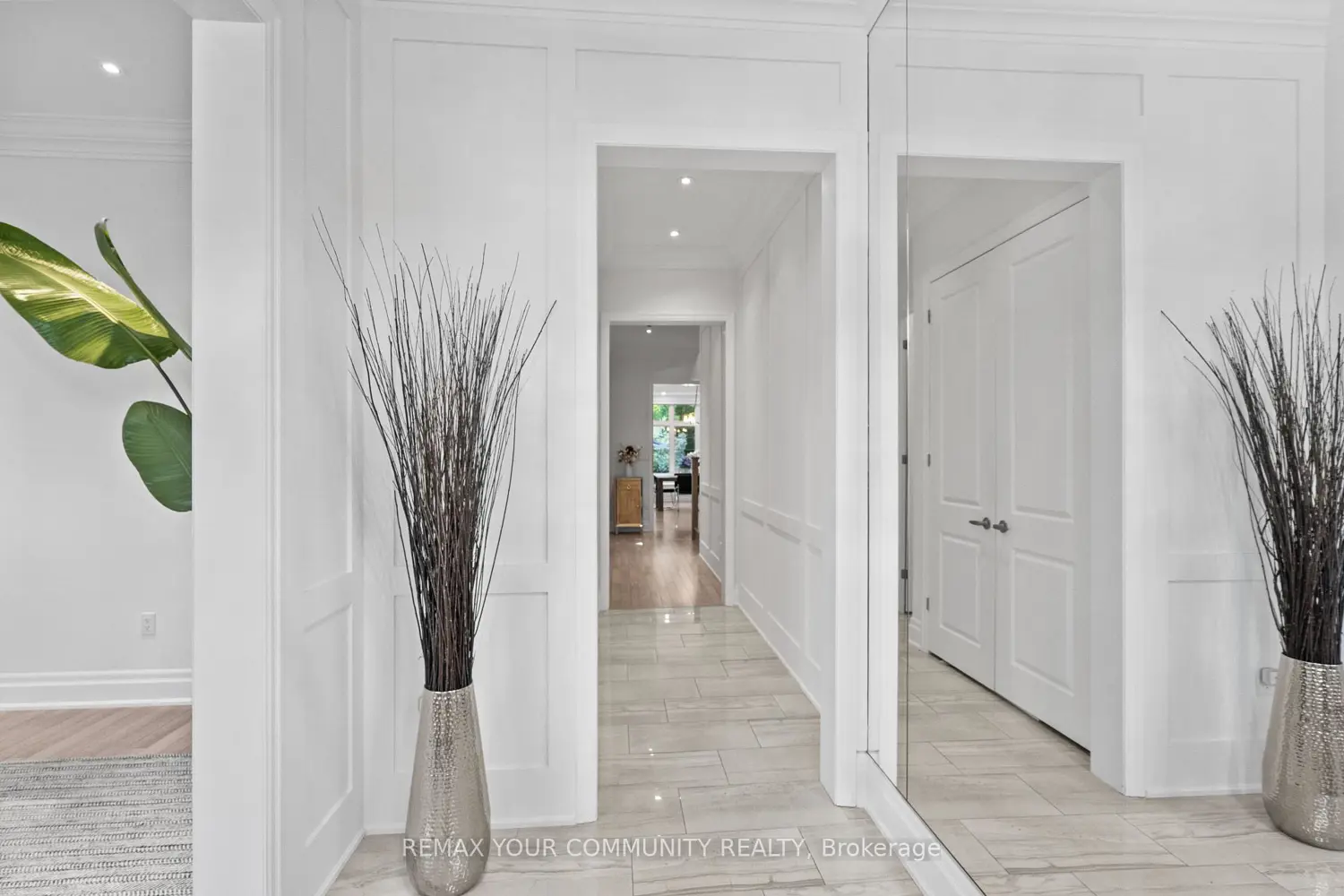 106 Forest Grove Court photo 3