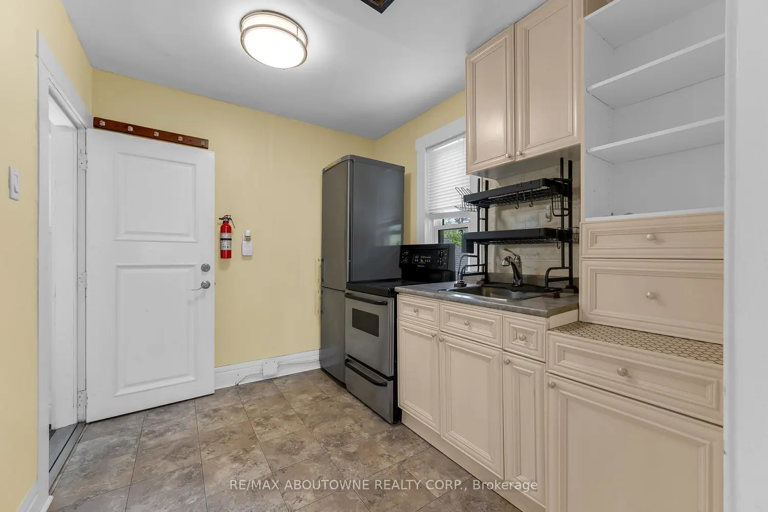 153 Lake Street photo 4