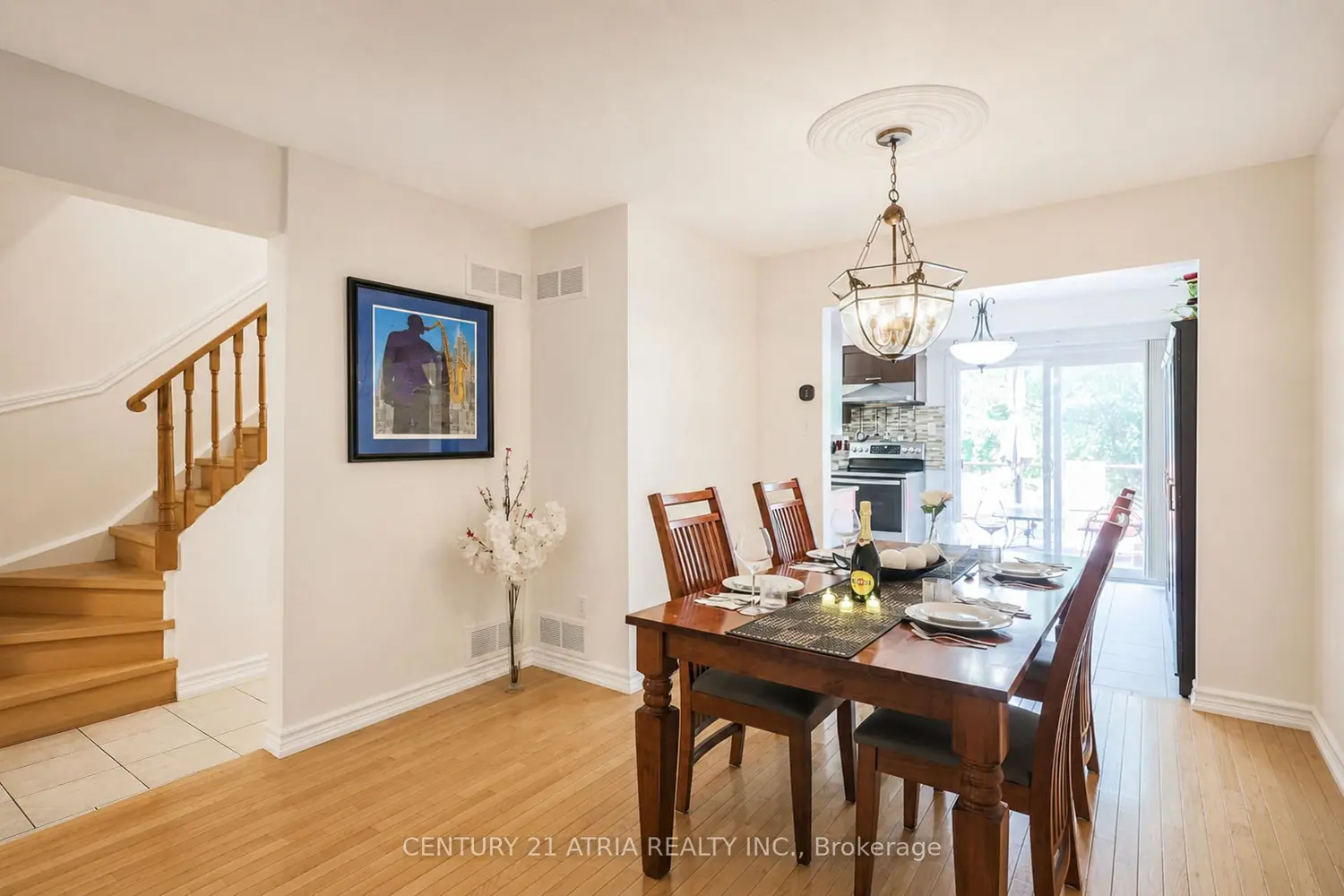 92 Rejane Crescent photo 5