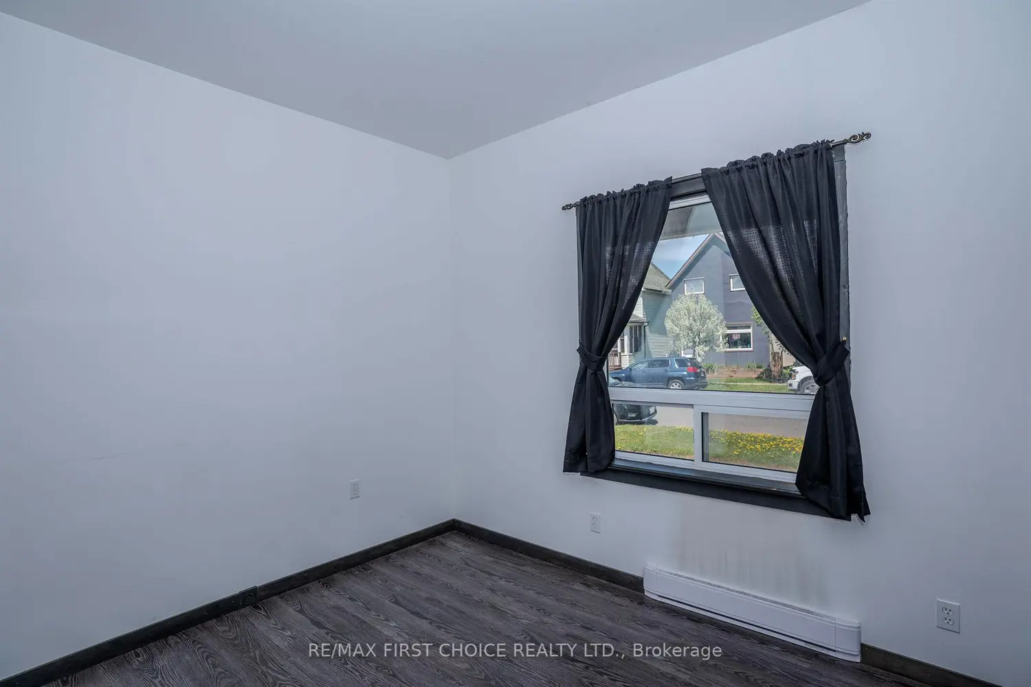318 Ogden Street photo 3
