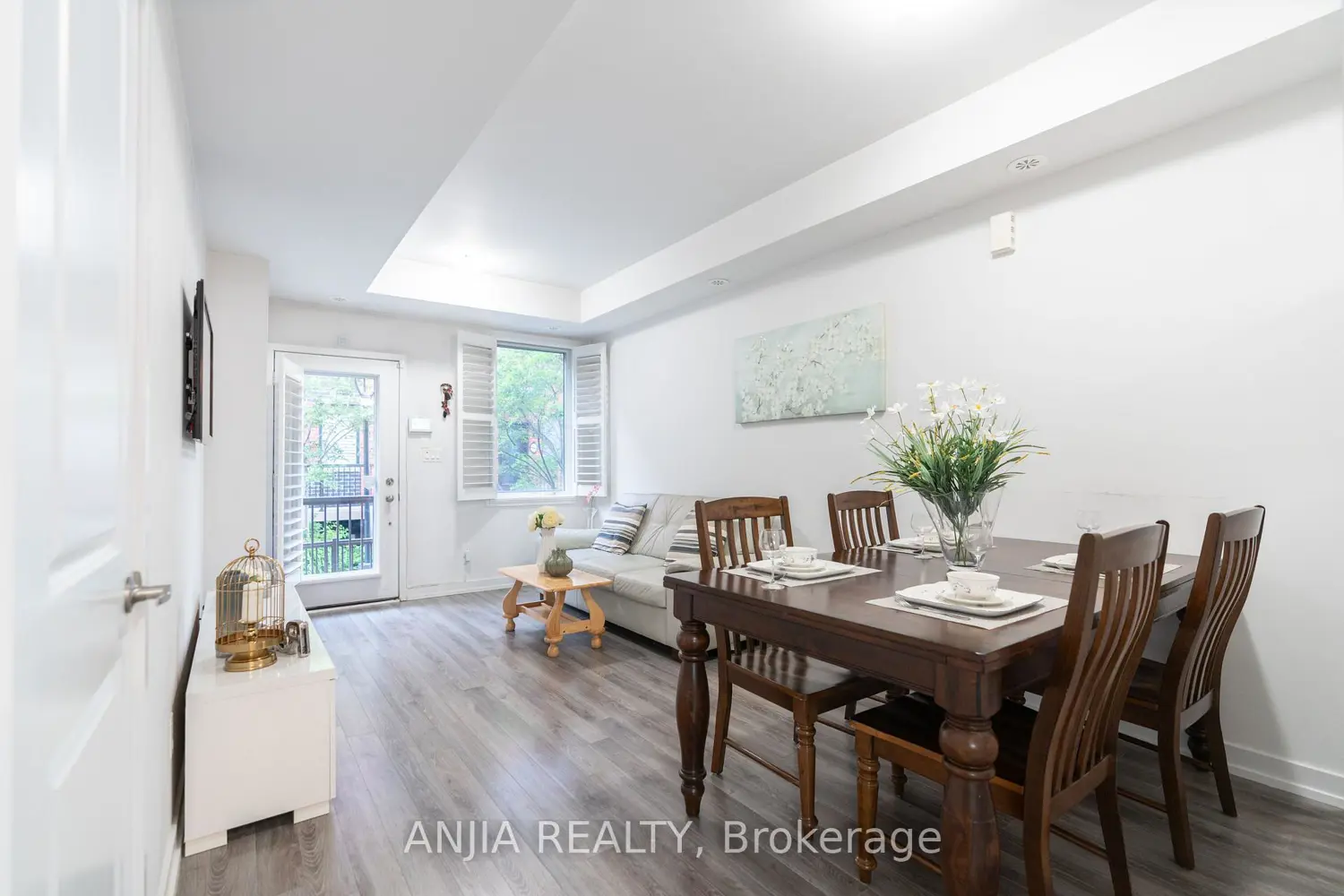 869 Wilson Avenue 33