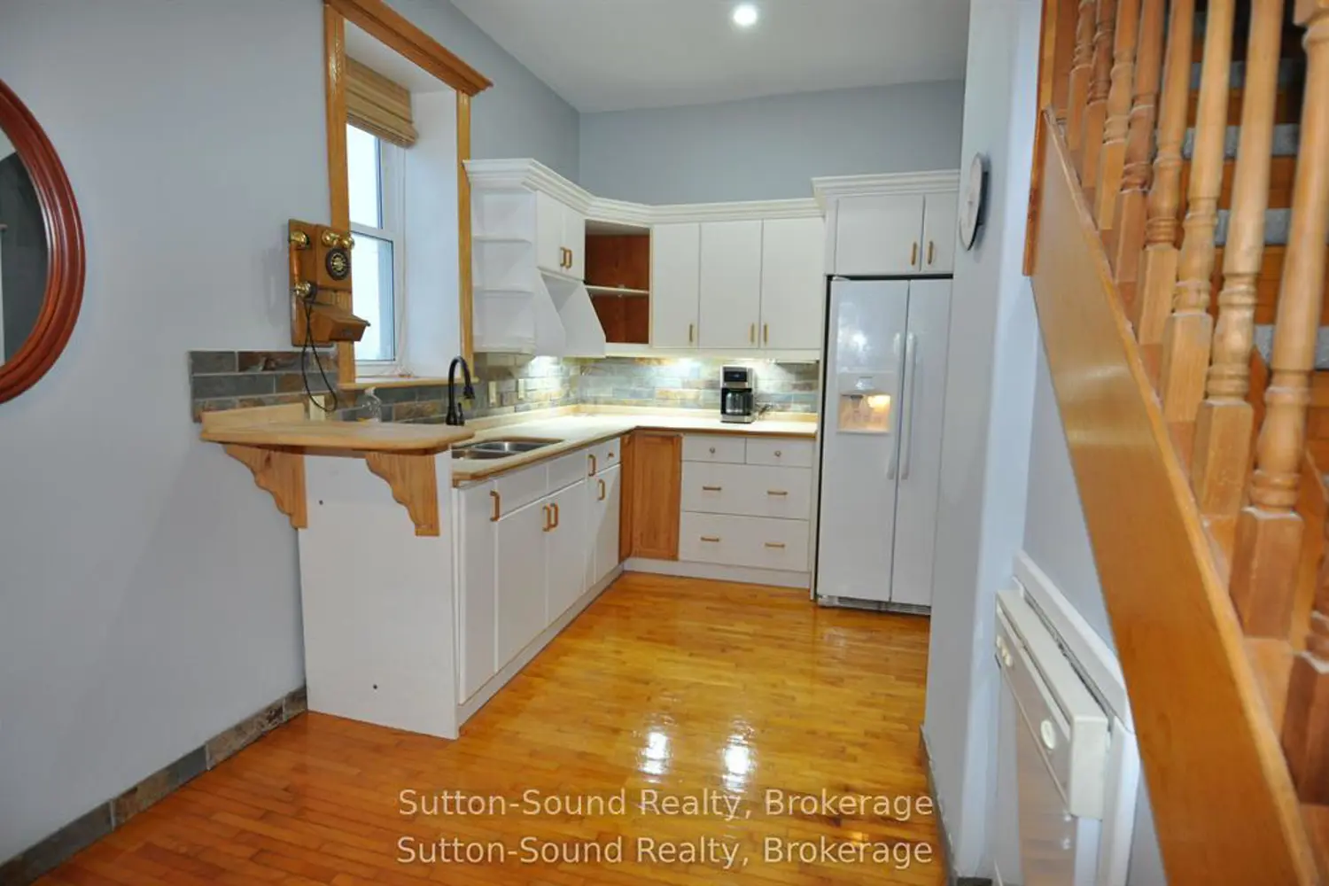 1969 4Th Avenue photo 4
