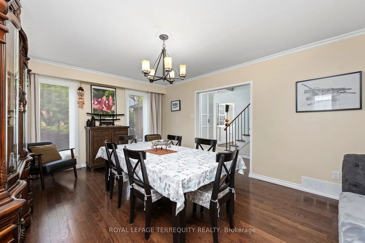 1853 Briarcrook Crescent photo 5
