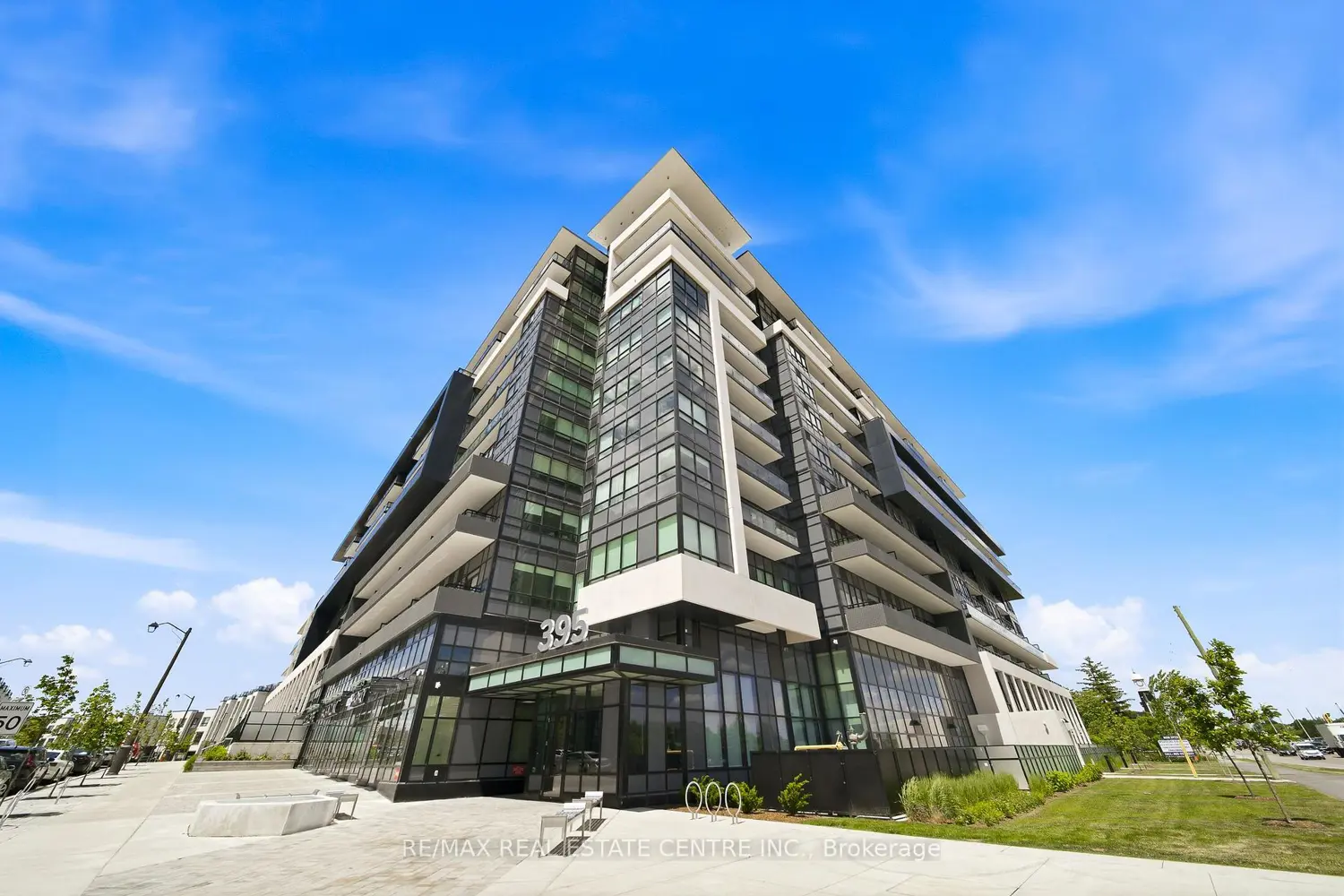 395 Dundas Street 221
