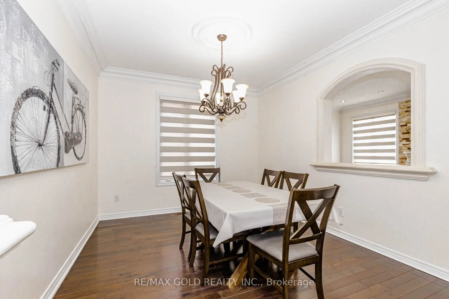 548 Fernforest Drive photo 4
