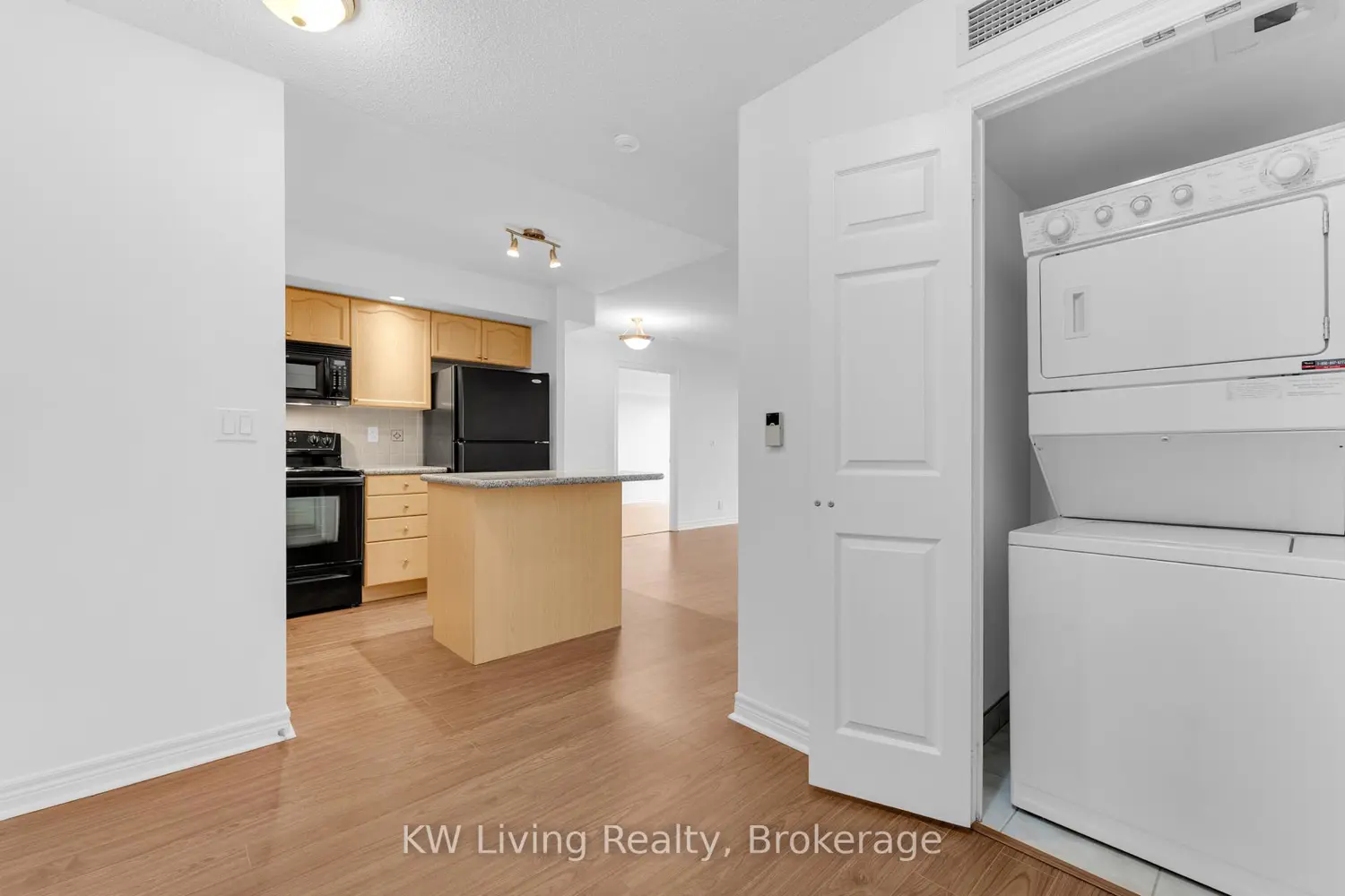 33 Cox Boulevard 1232 photo 5