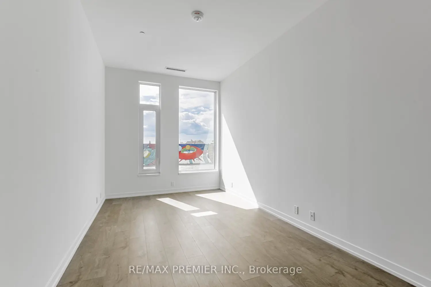 7 Buttermill Avenue Th17 photo 5