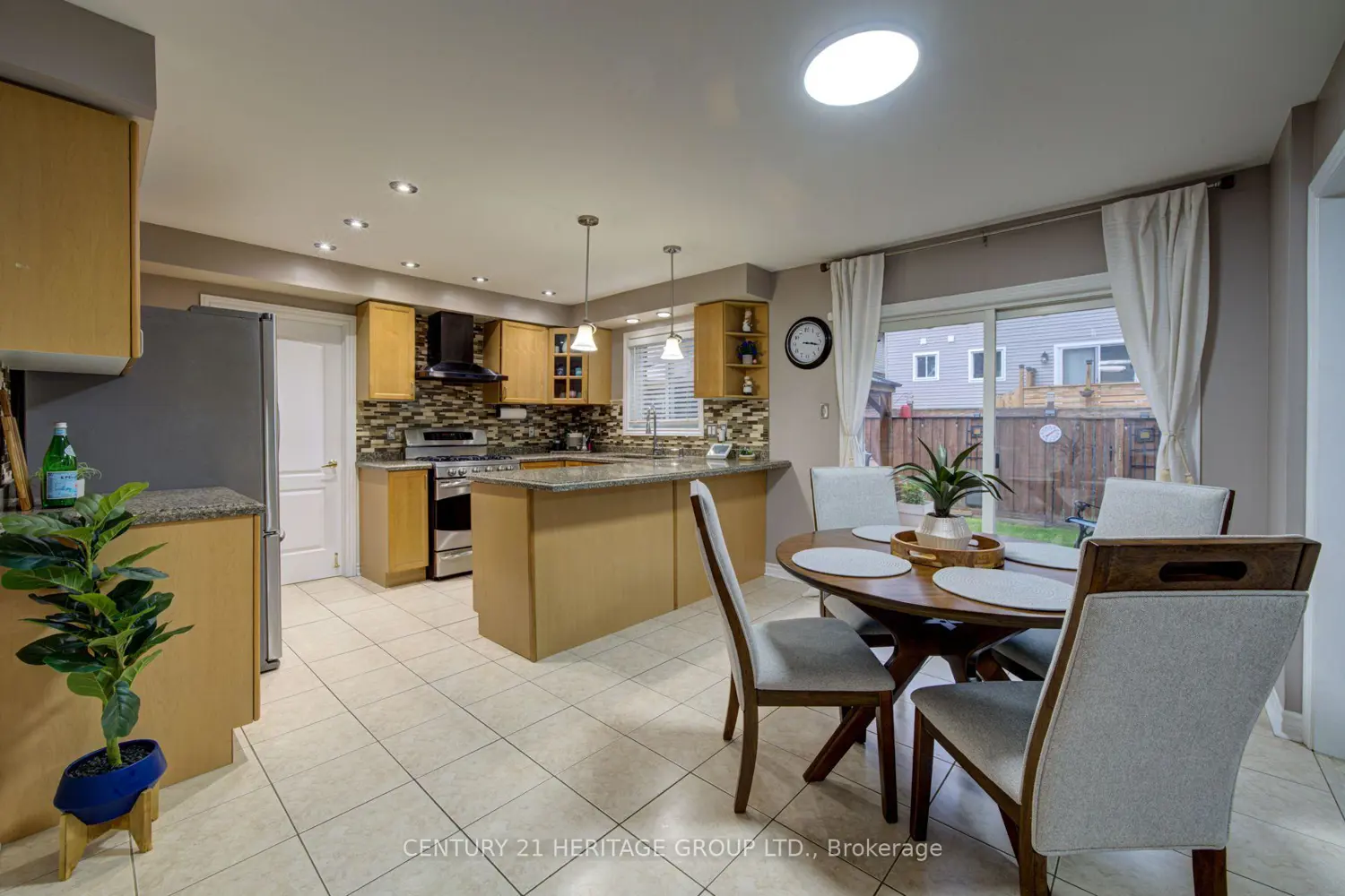 11 Maple Crown Terrace photo 5