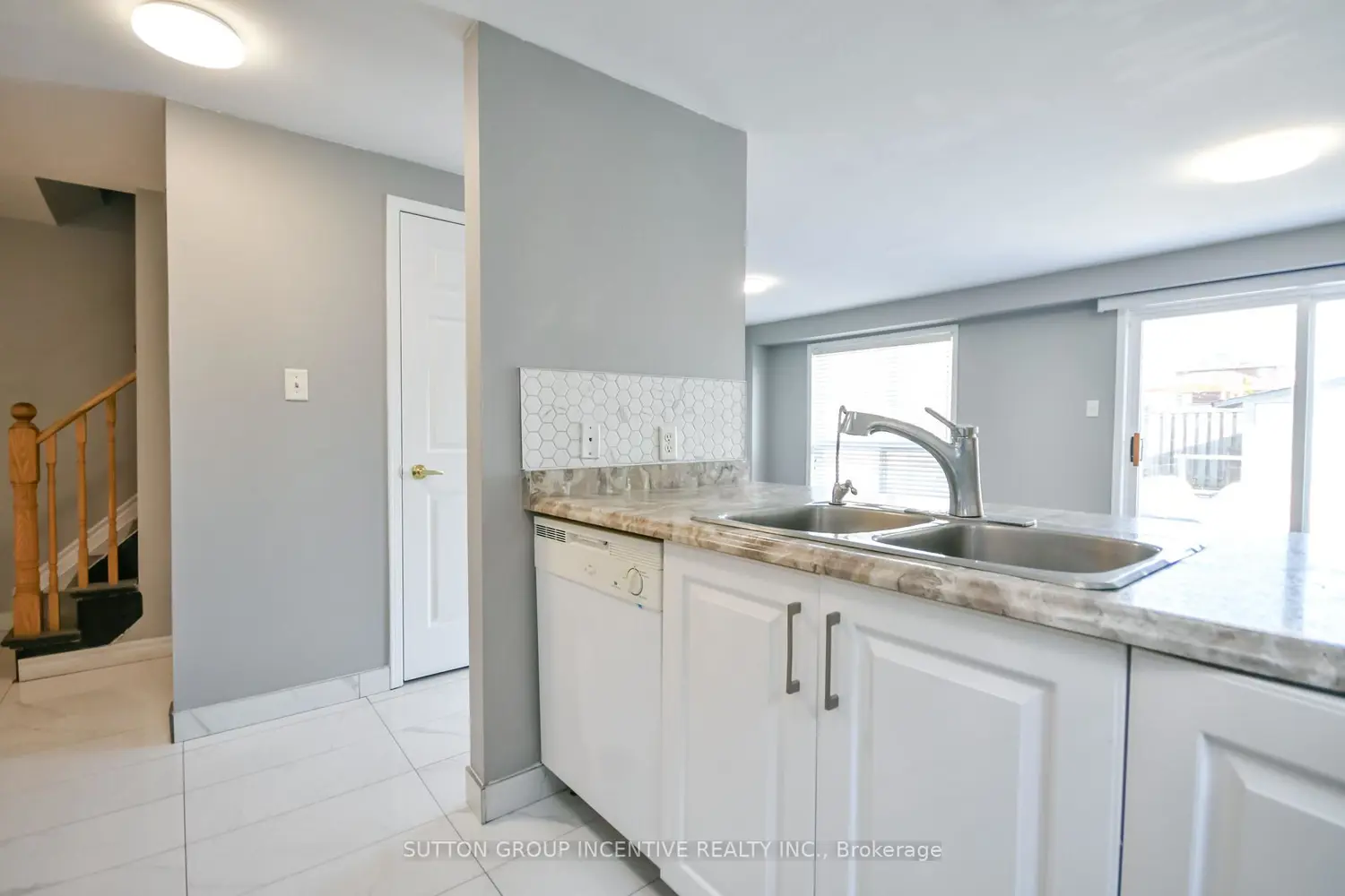 256 Dunsmore Lane photo 4