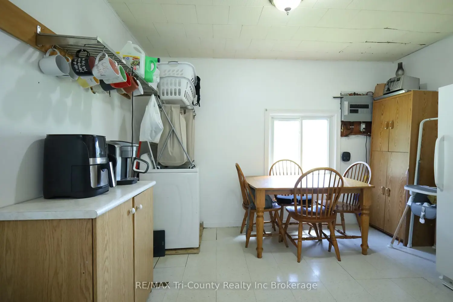 4942 59 Highway photo 4
