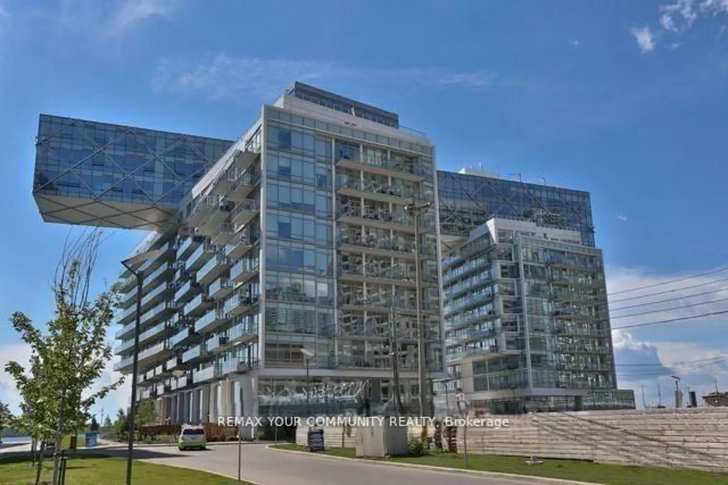 29 Queens Quay 918 photo 2