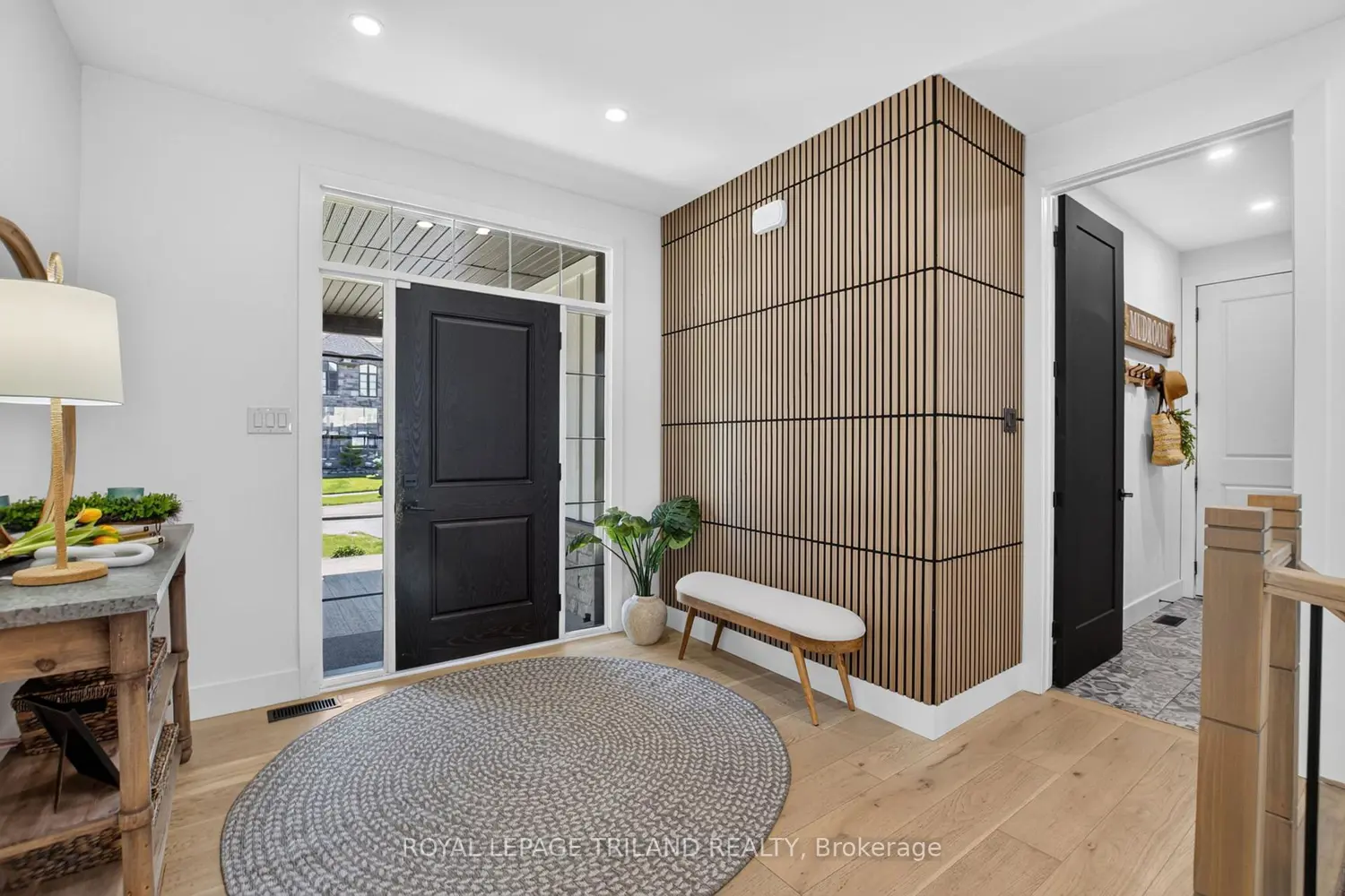 1757 Upper West Avenue photo 3