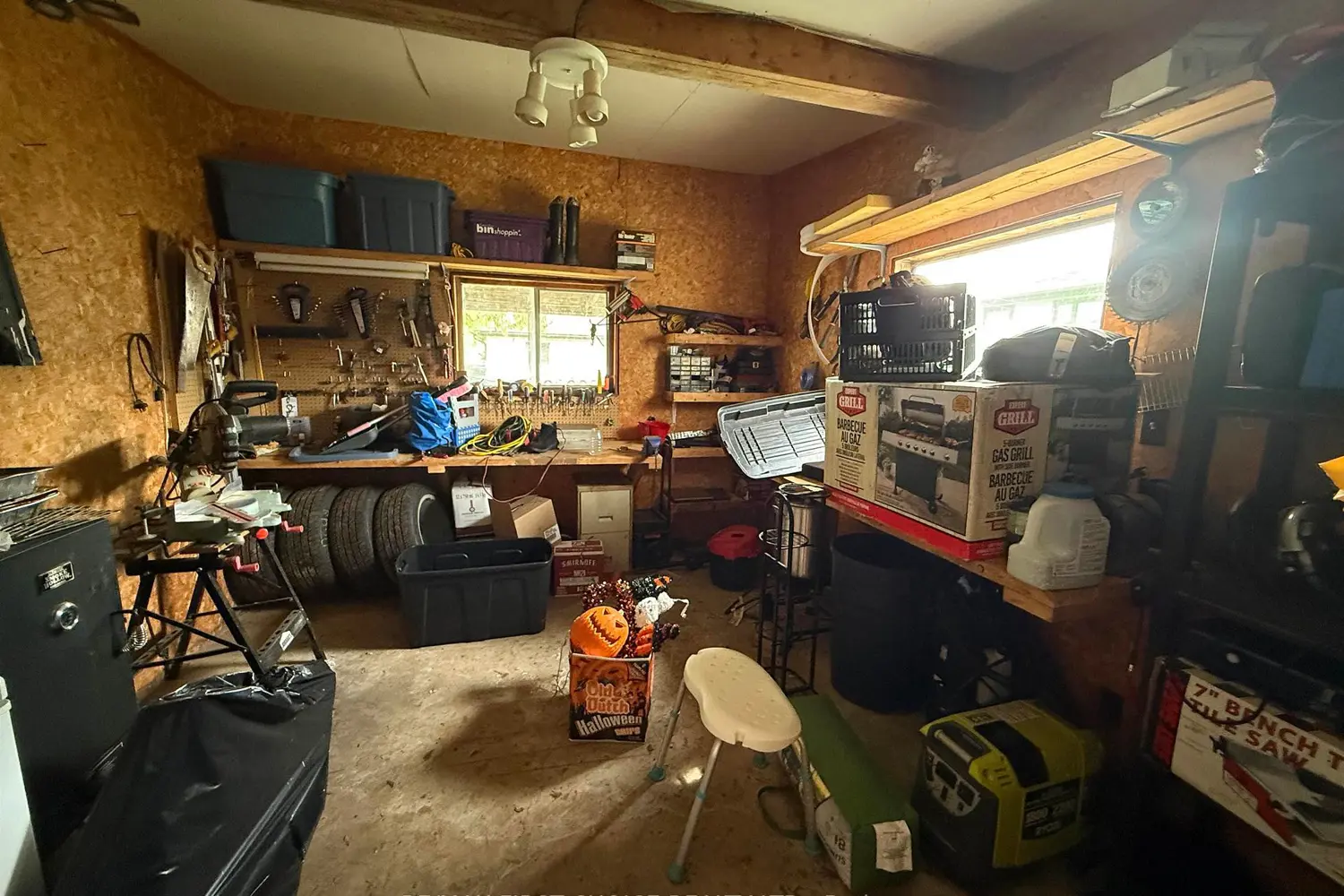 133 Memorial Avenue photo 5