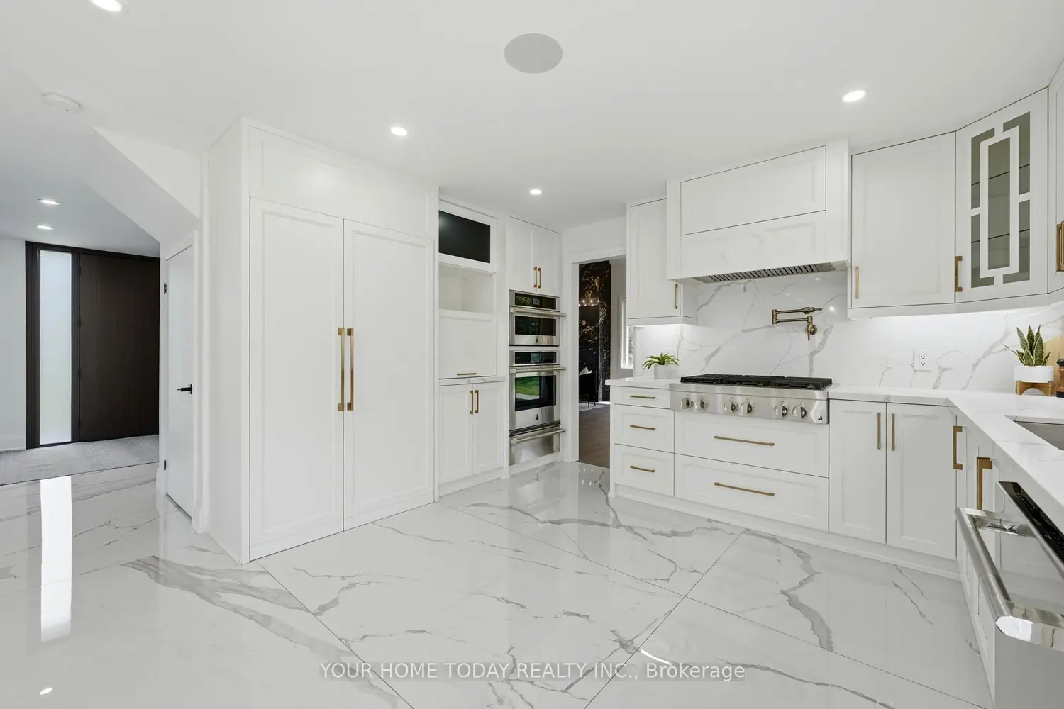 27 Chantelay Crescent photo 4