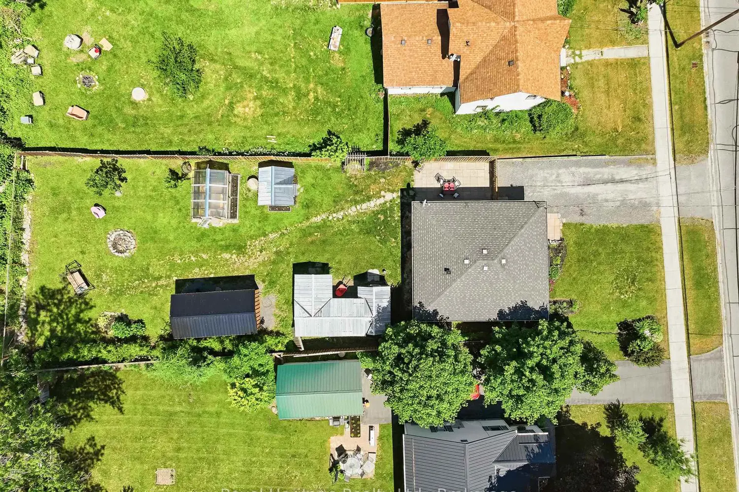 918 Smith Street photo 2