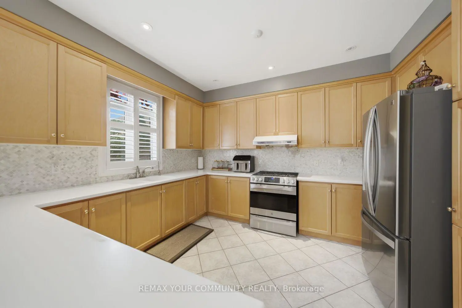 10 St Clare Boulevard photo 5