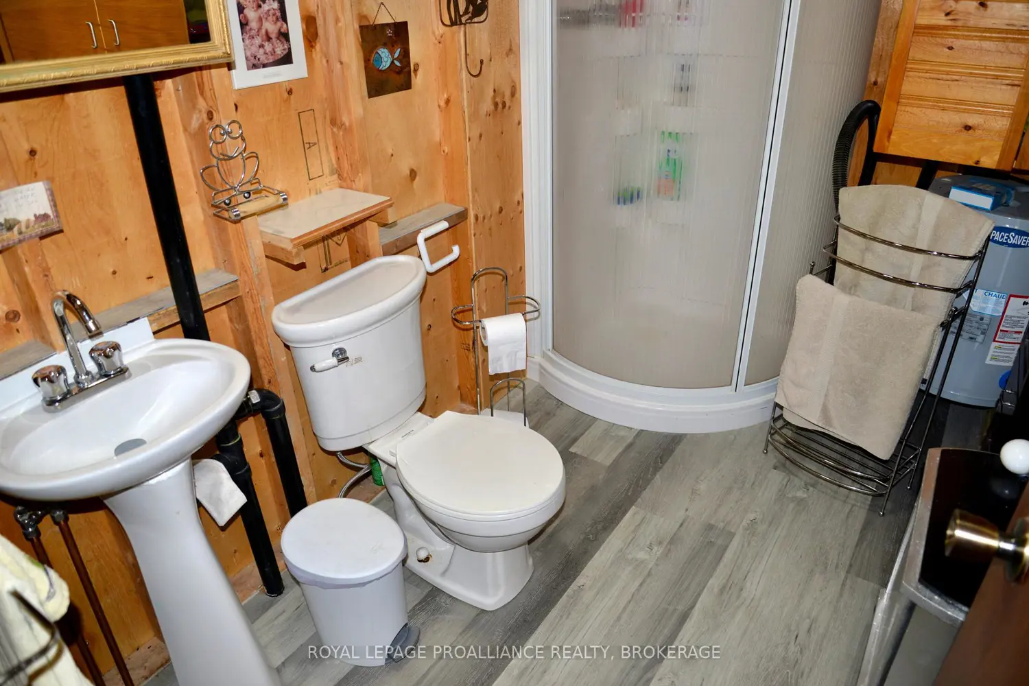 103 Estate Road photo 3