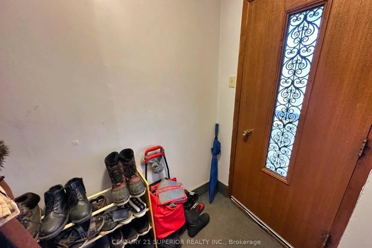 209 Walker Street photo 5