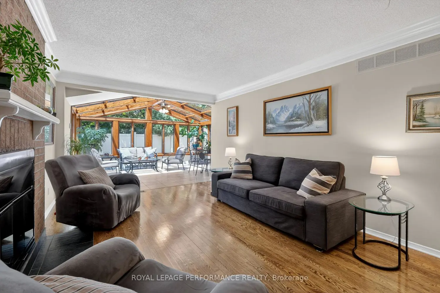 569 Princess Louise Drive photo 3