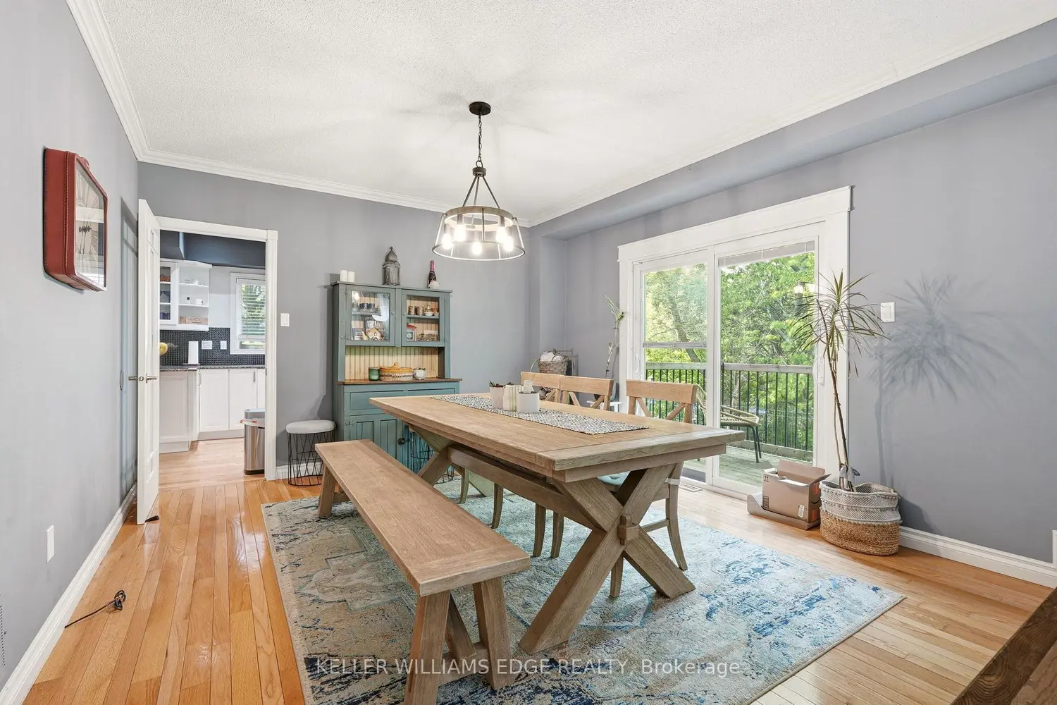149 Cove Crescent photo 2