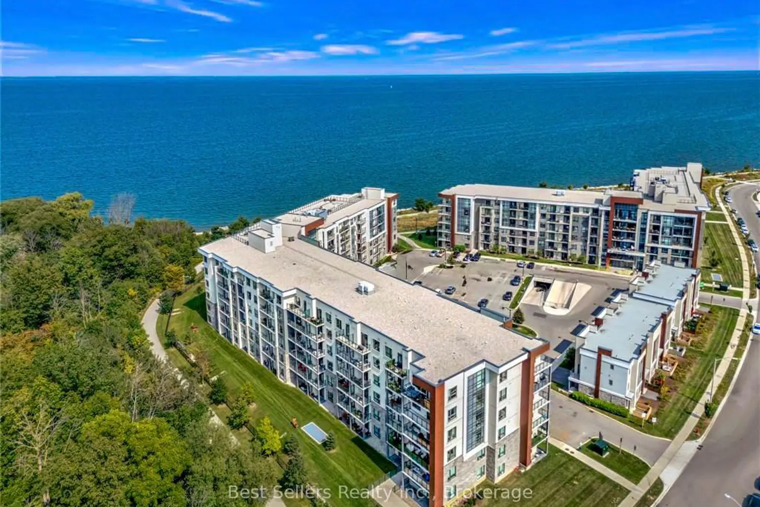 125 Shoreview Place 208
