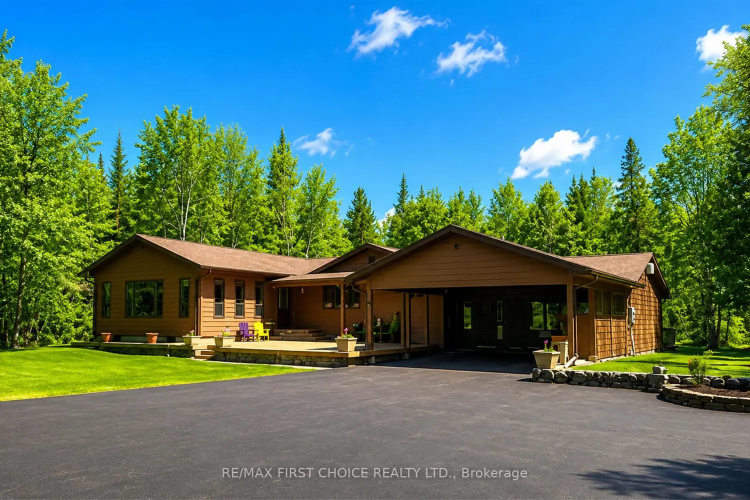 1558 Hwy 71 photo 2