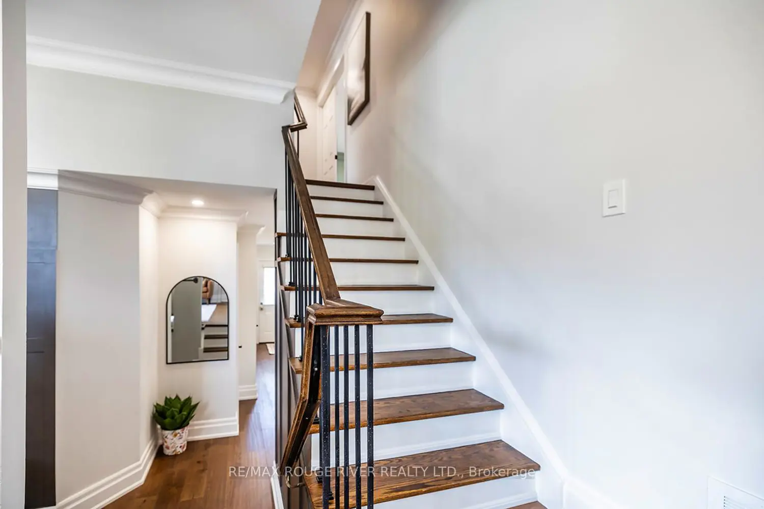 108 Roser Crescent photo 5
