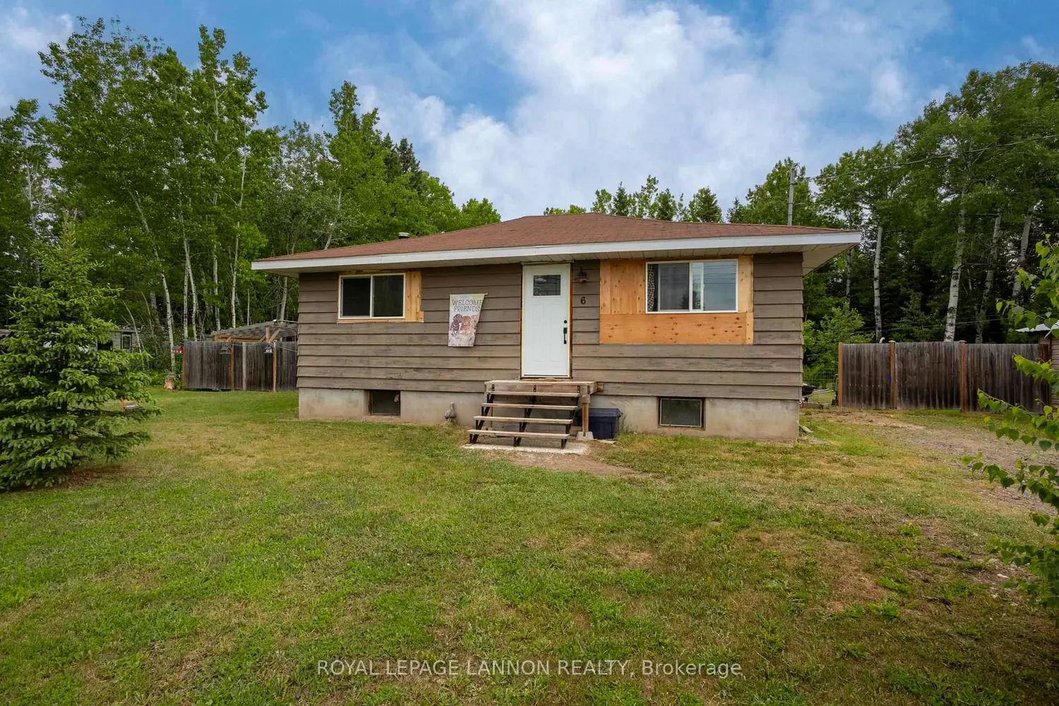 6 Hume Rd W photo 3