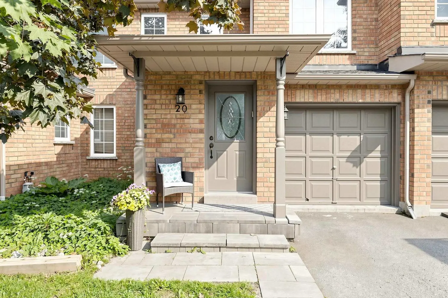 20 Dawson Crescent photo 2