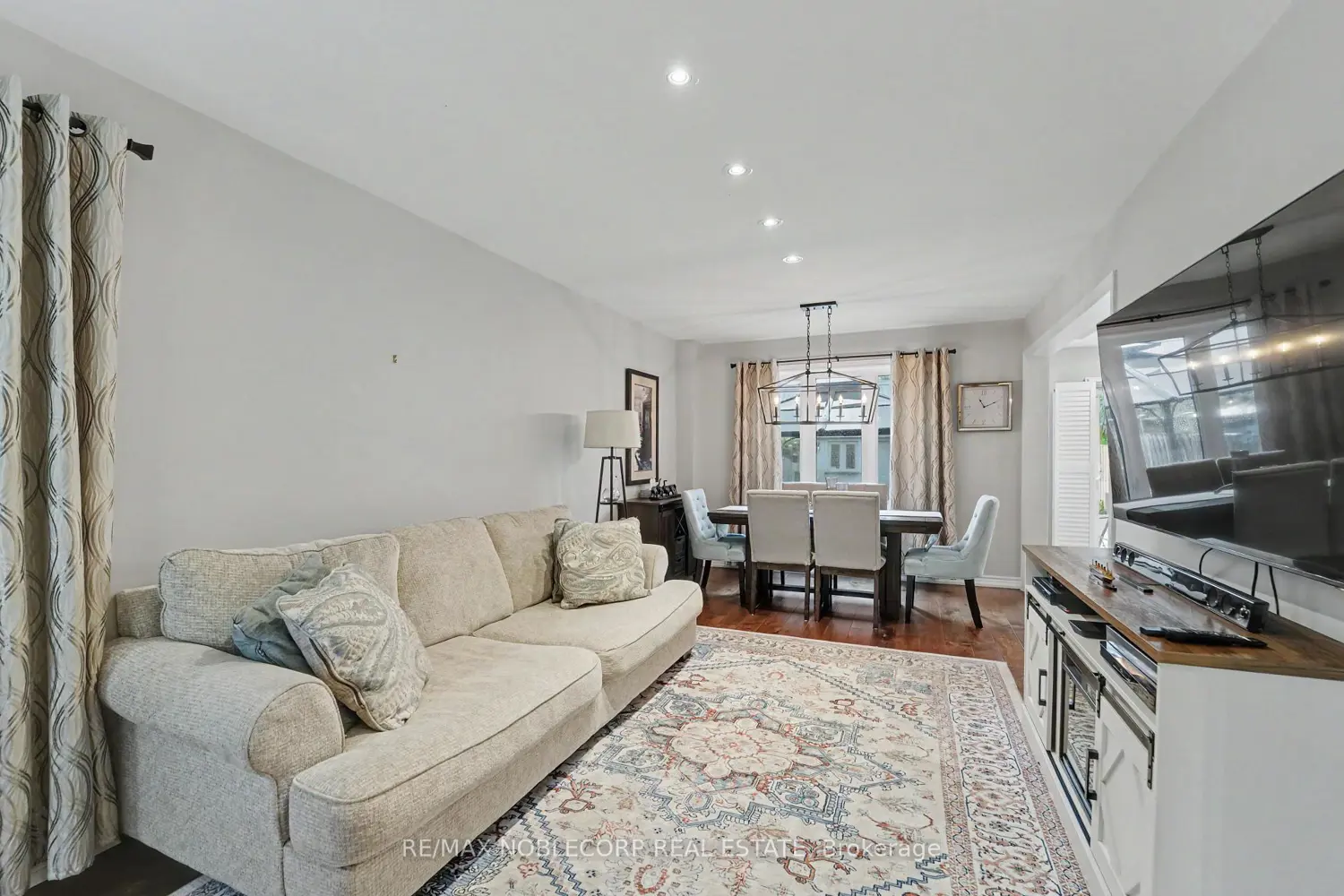 12 Waterbury Street photo 5