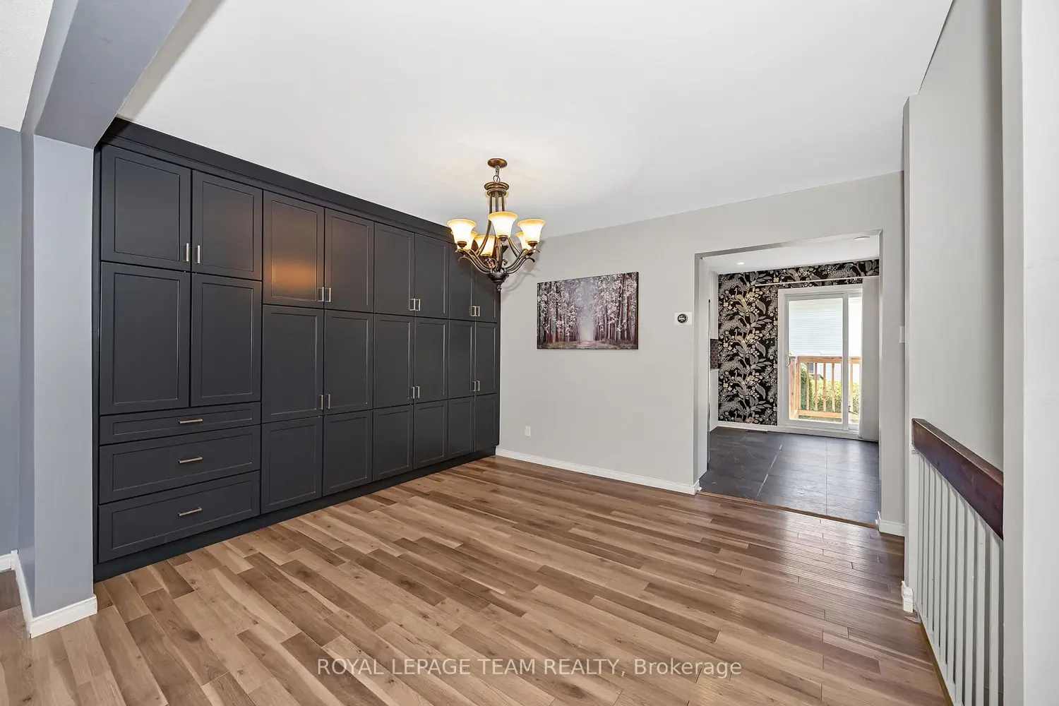 276 Dalehurst Drive C photo 3