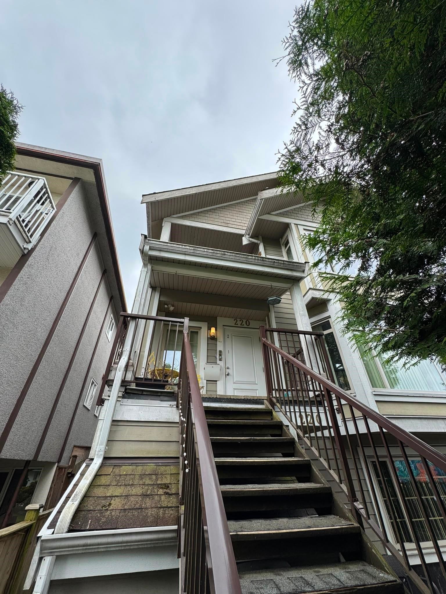 220 15th Avenue E, Vancouver, BC, V5T 2P9