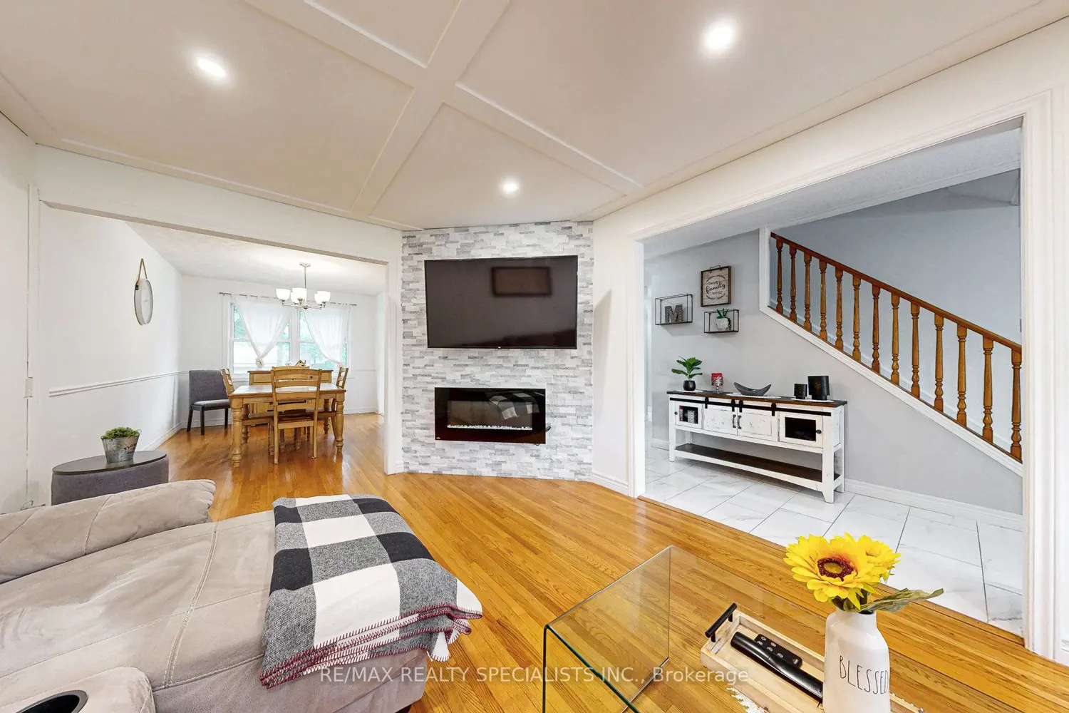 99 Pinnacle Drive photo 4