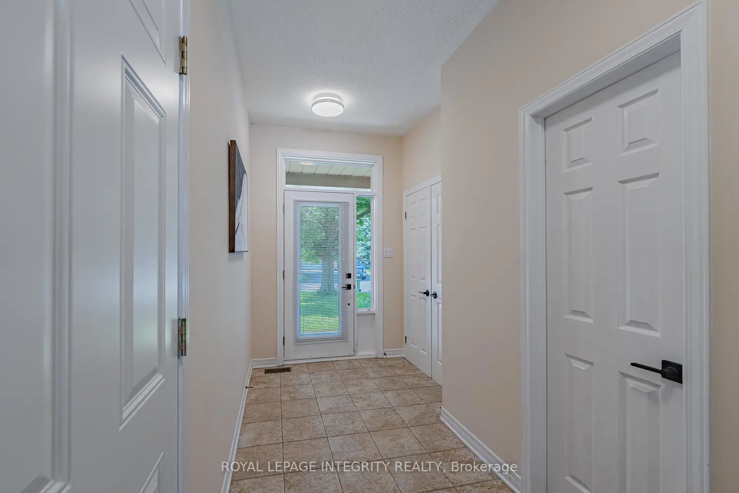 16 Redding Way photo 3