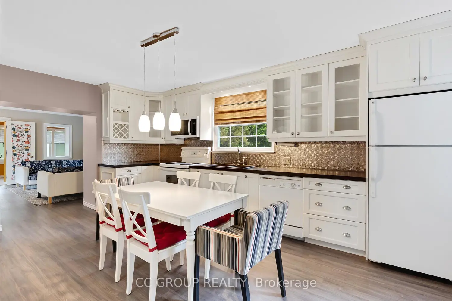 542 Huron Street photo 5