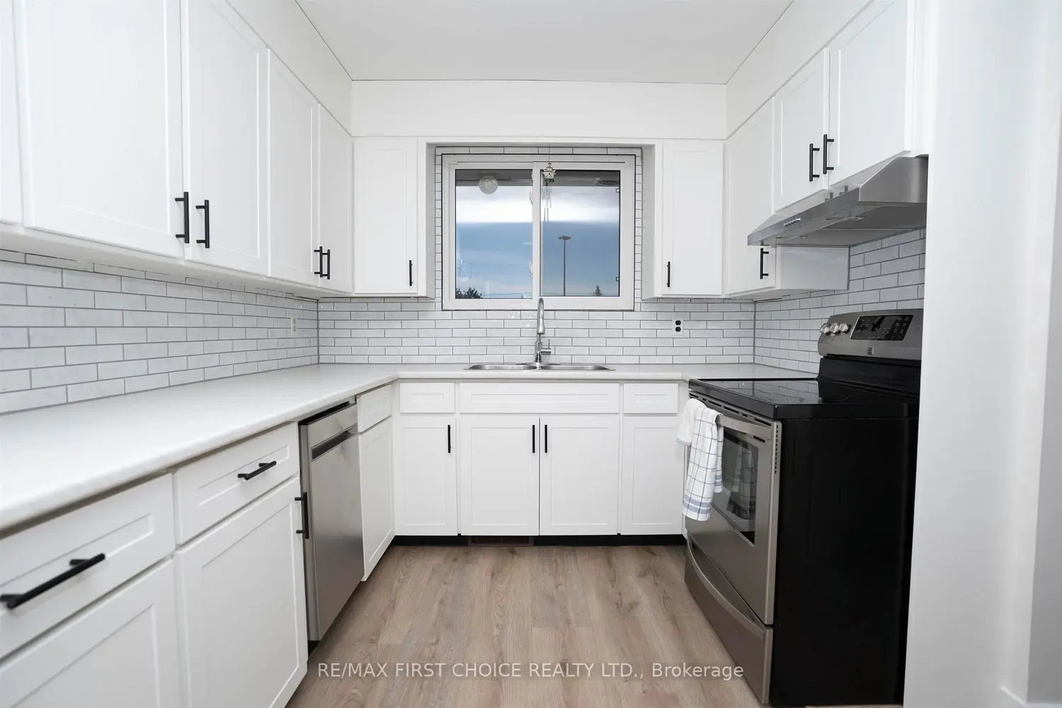 435 Dublin Avenue photo 5