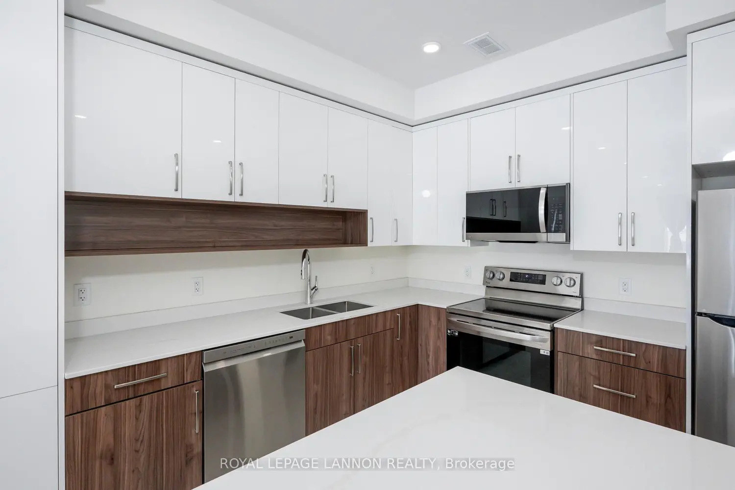 401 Empire Avenue photo 4